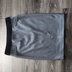 🦩 BCBG Max Azria rear zip Bodycon pencil Skirt🦩